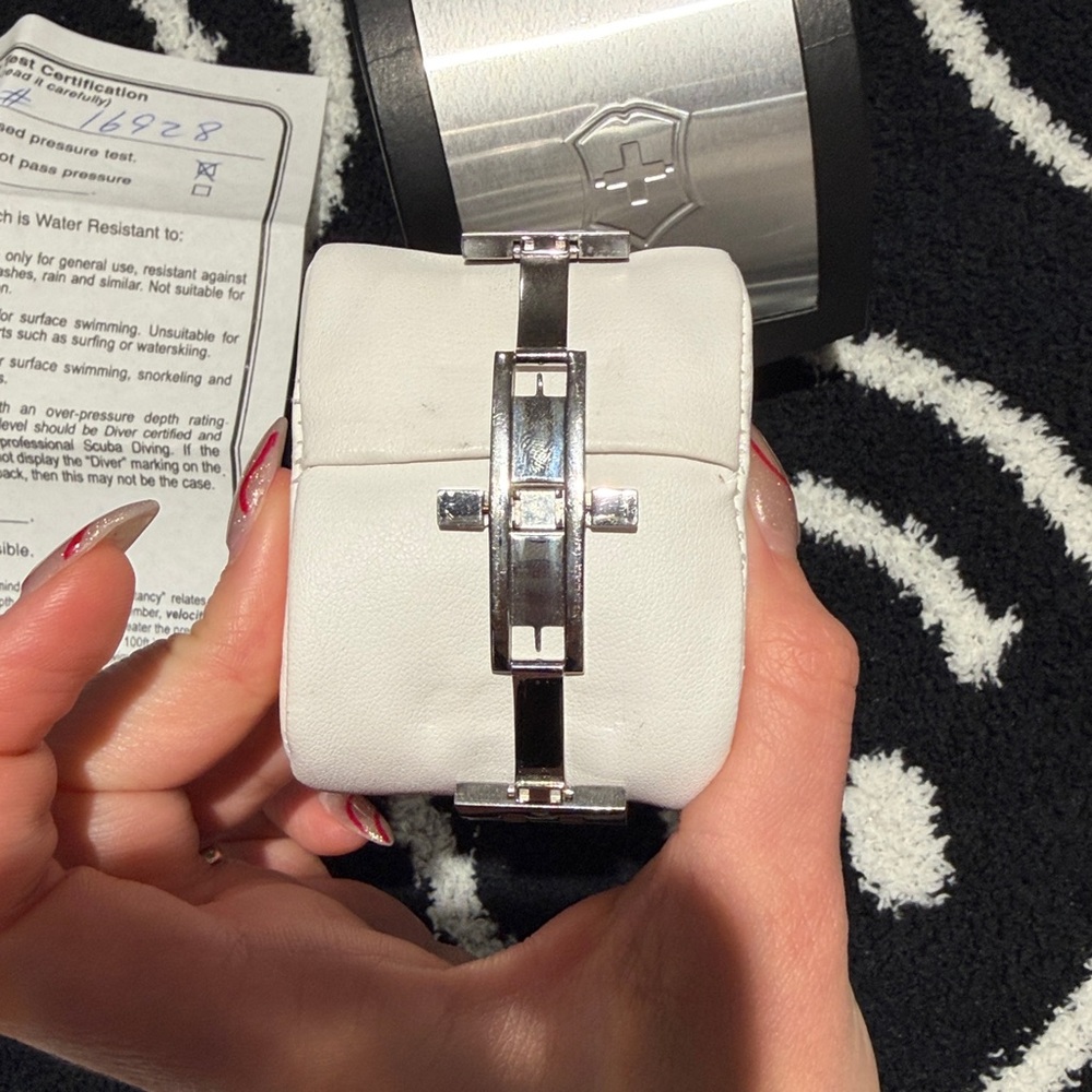 Swiss Army Victorinox Silver Watch - Picture 3 of 7
